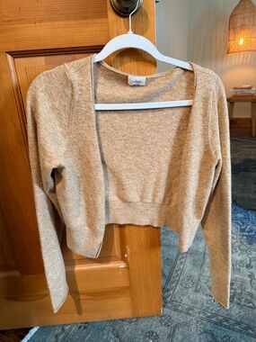 Wilfred Cropped Open-Front Cardigan in Camel/Tan